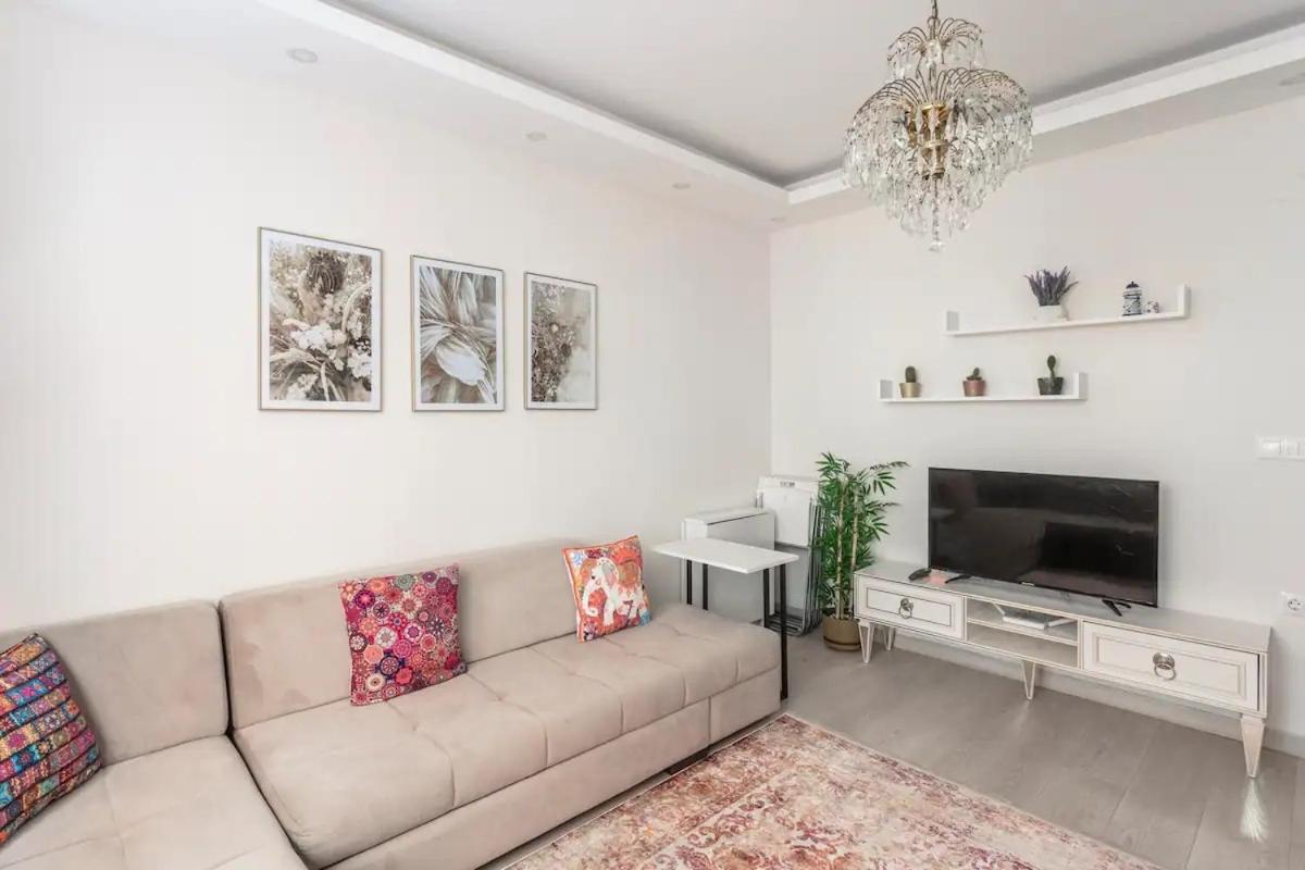 Istanbul'Un Merkezinde Cevahir Avm Karsisi 1+1 Yeni Ev Bagian luar foto